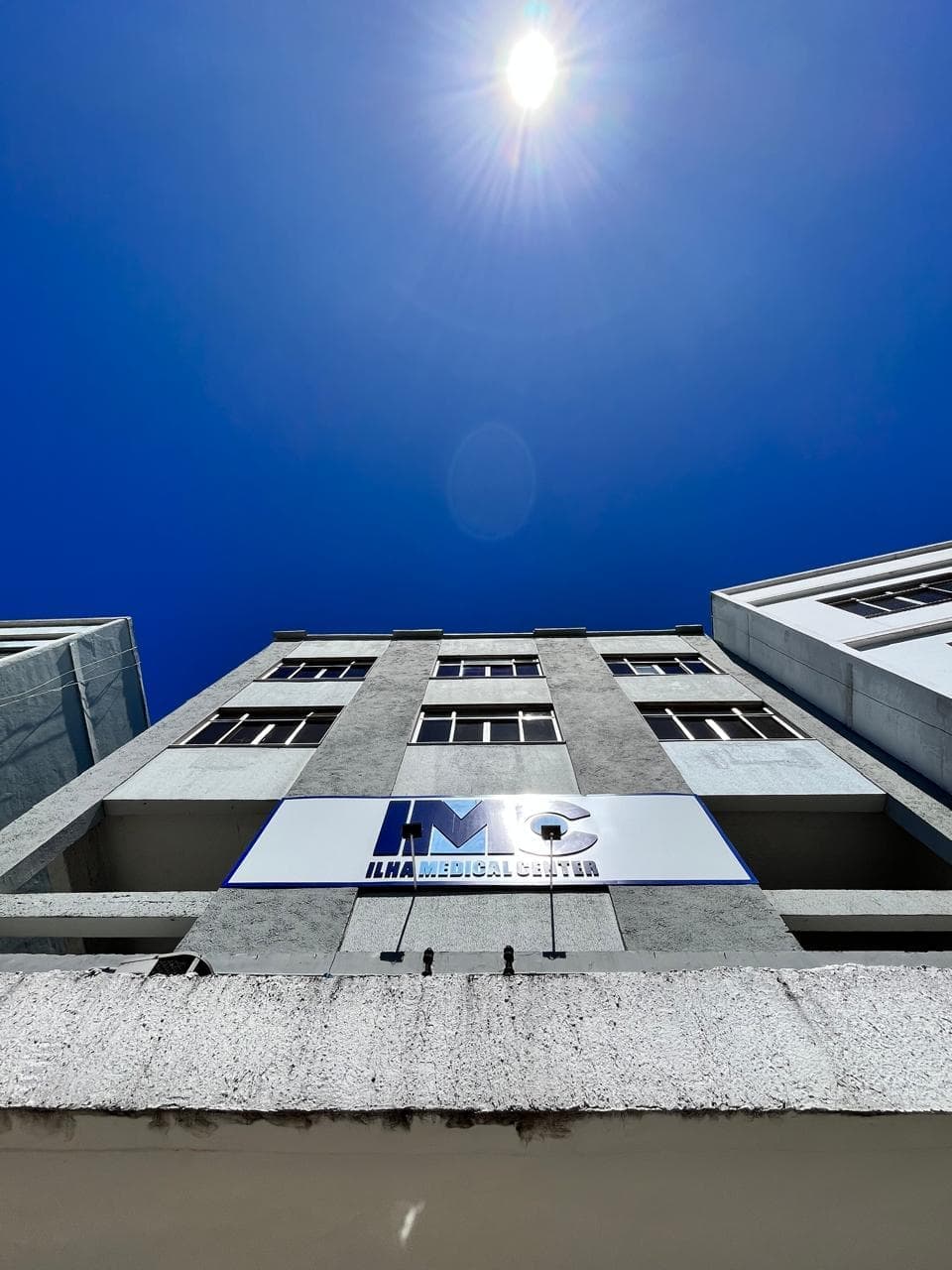 Fachada Ilha Medical Center